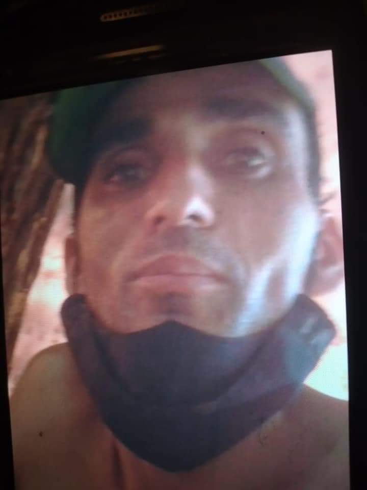 NaturalKillerh's tweet photo. Este es el tipo con el que vieron por última vez a maia.
Se busca su paradero para que informe sobre DONDE ESTÁ MAIA.
Carlos Savanz aproximadamente 35 años, flaco, morocho y la última vez tenía una gorra bordo. https://t.co/jMIvbdmKiN
