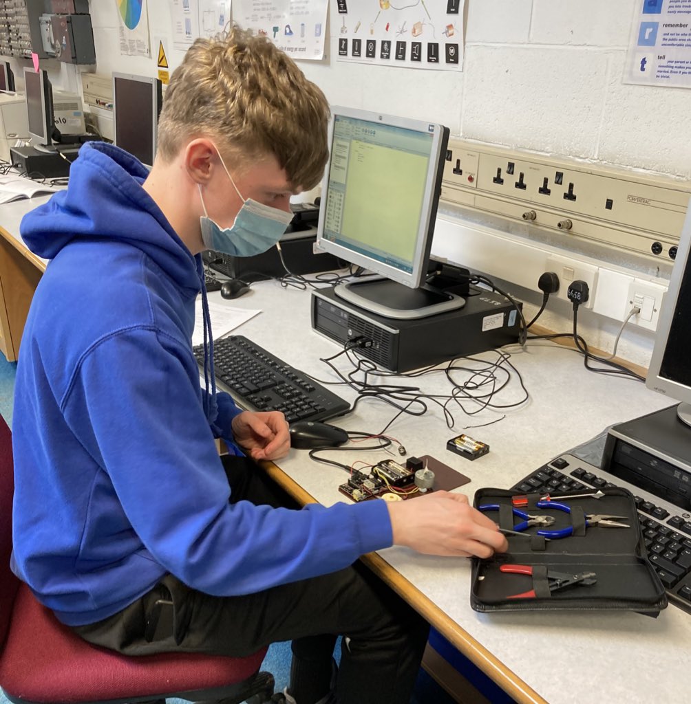PeopleWhoCan's tweet photo. Even more exciting practical work- this time from our H Engineering Science pupils!! ππ€π @MonifiethHigh #persevere #STEMforall #EngineeringOurFuture https://t.co/CEJkrgf0NC