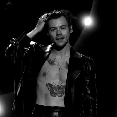 cwballance's tweet image. . @adorelouangel and I are starting a little mass streaming session of Harry’s songs bc why not + he now has 5 songs in the Global top 200 on Spotify. If you’re up for it, please join us. #StreamFineLine #StreamHarryStyles The album