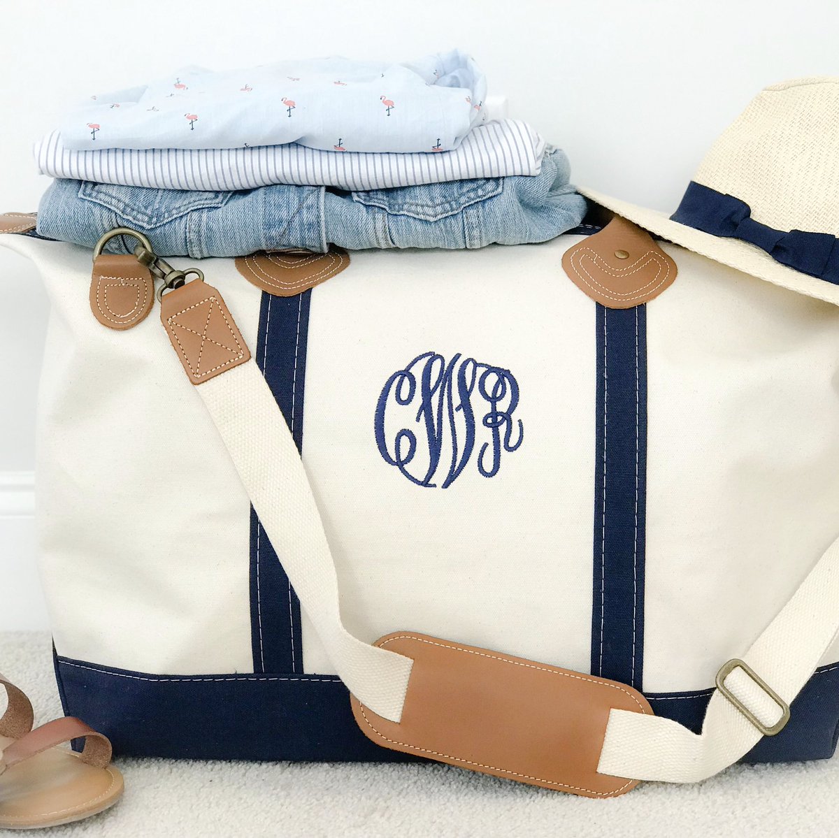 UnitedMonograms's tweet photo. All Monogrammed Bags ON SALE! #MonogramMadness
https://t.co/sKQVaH2XuV https://t.co/e1LOAqcKsv