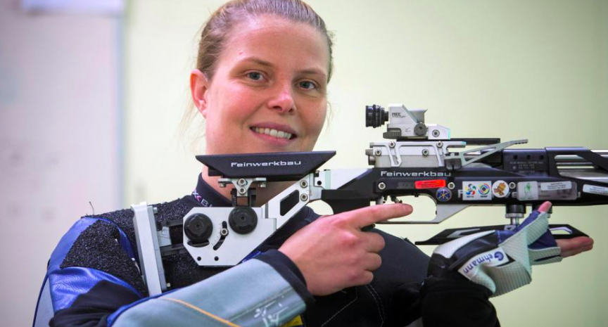 Hon är en av Sveriges absolut största OS-medaljhopp i Paralympics. Nu har Anna Normann fått ledigt från jobbet hos Försvarsmakten för att helhjärtat satsa mot guldet i Tokyo.
hallandsposten.se/sport/anna-nor…
#skytte <a href="/Forsvarsmakten/">Försvarsmakten</a> #försvarsmakten <a href="/SWEOlympic/">Swedish Olympic Team</a> <a href="/Paralympics/">Paralympic Games</a>