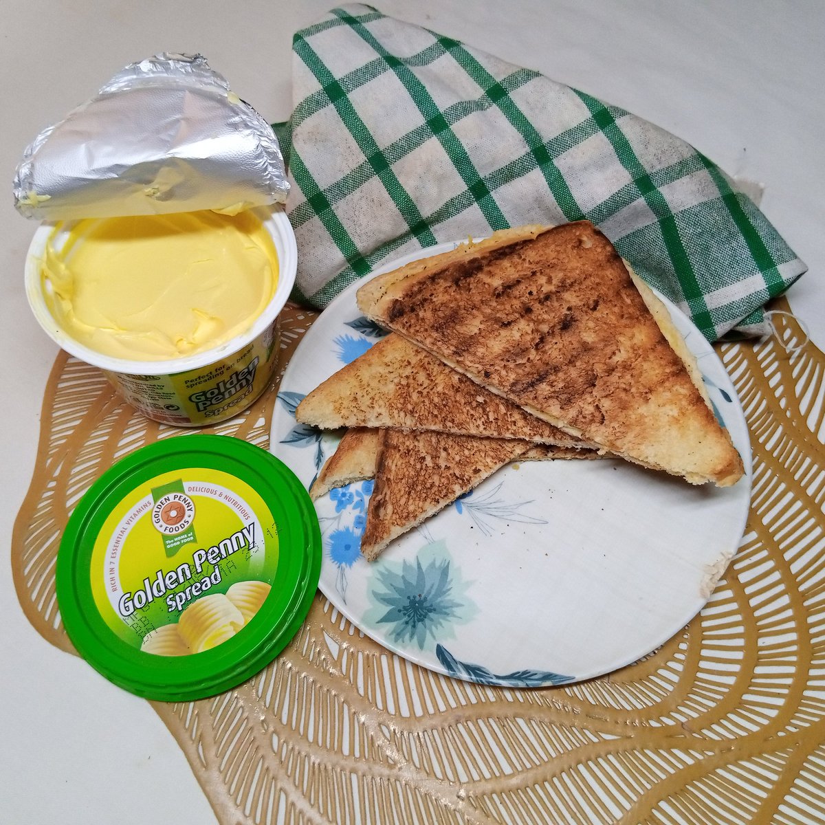 patricknam14's tweet photo. Have got a mother who love me unconditionally
My loving mother you deserve the Crown for you didn't only built homes but nurtured me to be a strong man& respect woman.
Sweet mother I no go forget you. Here is my healthy meal for you My Gee,My mother
#ToastToAGee
@Gpennyspreads https://t.co/aA4yb1VxMa