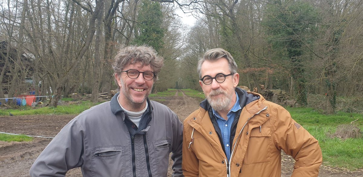 Antoine Thibault (@agriskippy) on Twitter photo J'ai pas les mots...
Mais ouiiii, j'ai bossé avec <a href="/gourmaud_jamy/">Jamy Gourmaud</a>, l'homme que je suis depuis 1993 et qui a appris tant de choses à mes enfants et moi !!!
Je vais rester longtemps sur mon petit nuage là 🥰🥰🥰 J'ai pas les mots...
Mais ouiiii, j'ai bossé avec <a href="/gourmaud_jamy/">Jamy Gourmaud</a>, l'homme que je suis depuis 1993 et qui a appris tant de choses à mes enfants et moi !!!
Je vais rester longtemps sur mon petit nuage là 🥰🥰🥰