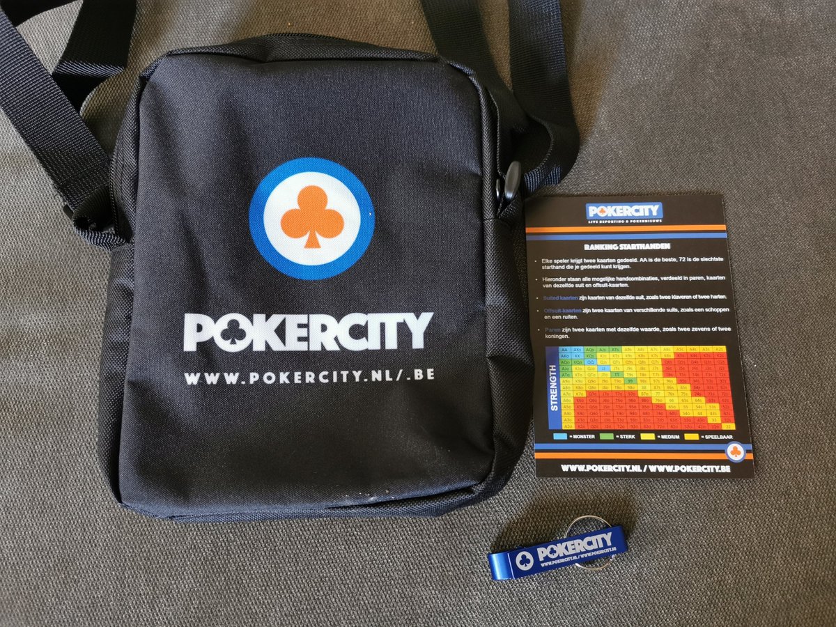 Net het <a href="/PokerCityNL/">PokerCity</a> Vriend van PokerCity pakketje ontvangen. Vooral erg blij met de bieropener i.c.m. starthanden overzicht. Daar wil het nog wel eens fout gaan 🍻🥴 ♣️

Wil je <a href="/larsvegas88/">LarsVegas</a>, <a href="/PrinsFlip/">Pieter Salet</a> &amp; crew ook steunen? -> Vriend van PokerCity pokercity.nl/vriend-van-pok… 🤗