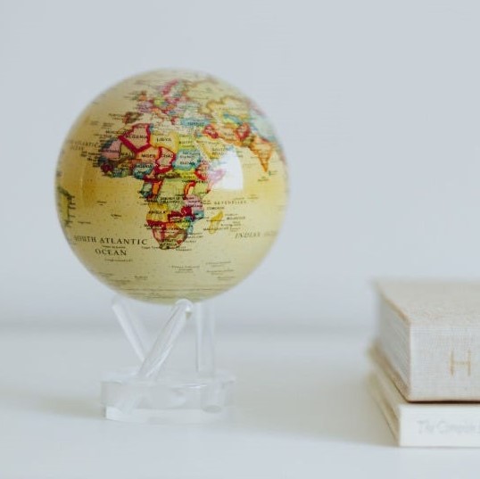 MorrabStudio's tweet image. Truly a unique gift .... Rotating globes, powered by light. 💡☀️ #movaglobes #poweredbylight
morrabstudio.co.uk/c/667/Mova-Glo…