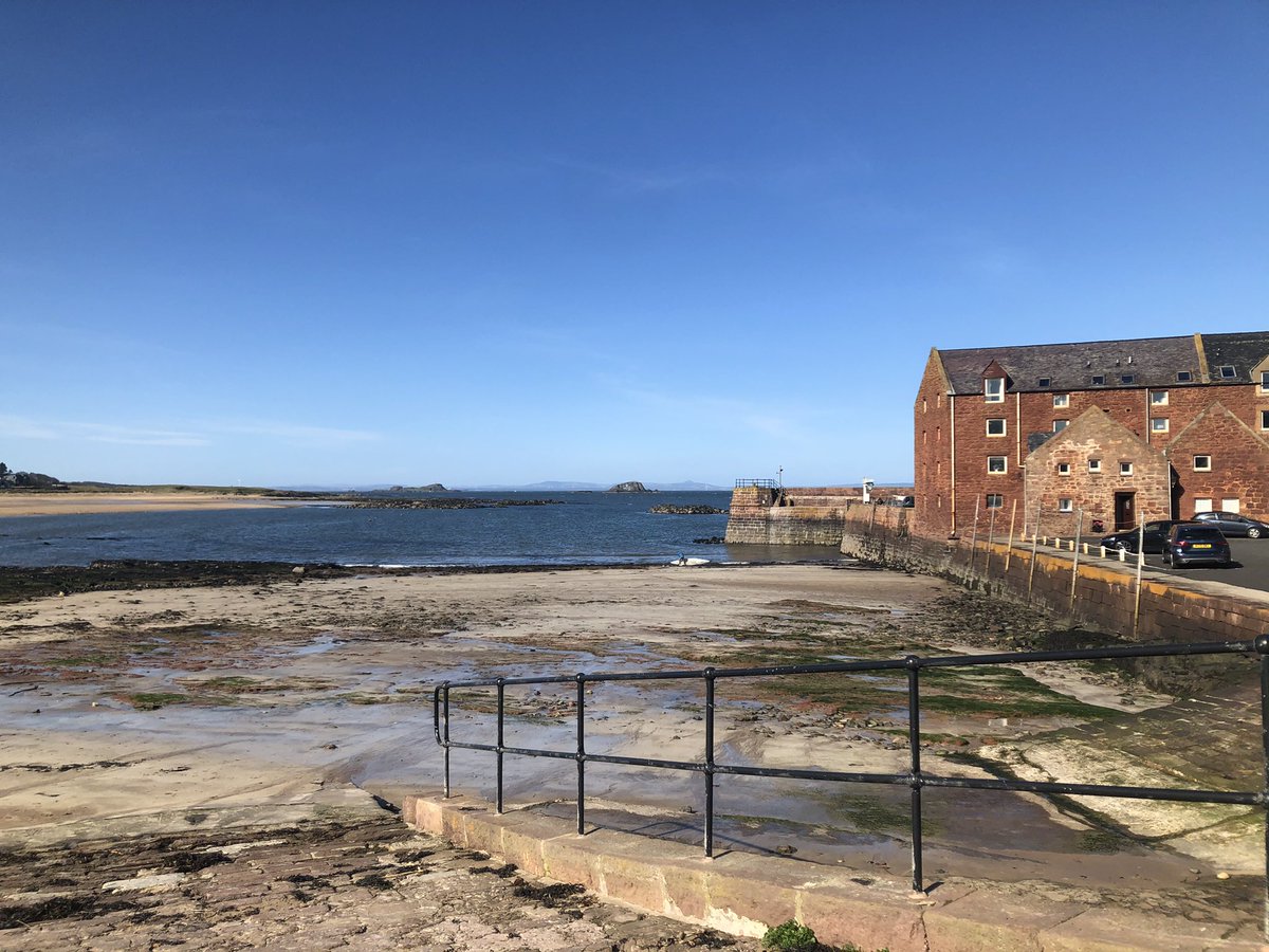 elinorevansharp's tweet image. Pre teaching beach trip....don’t mind if I do! 🏖 #northberwick #eastlothian #preteaching