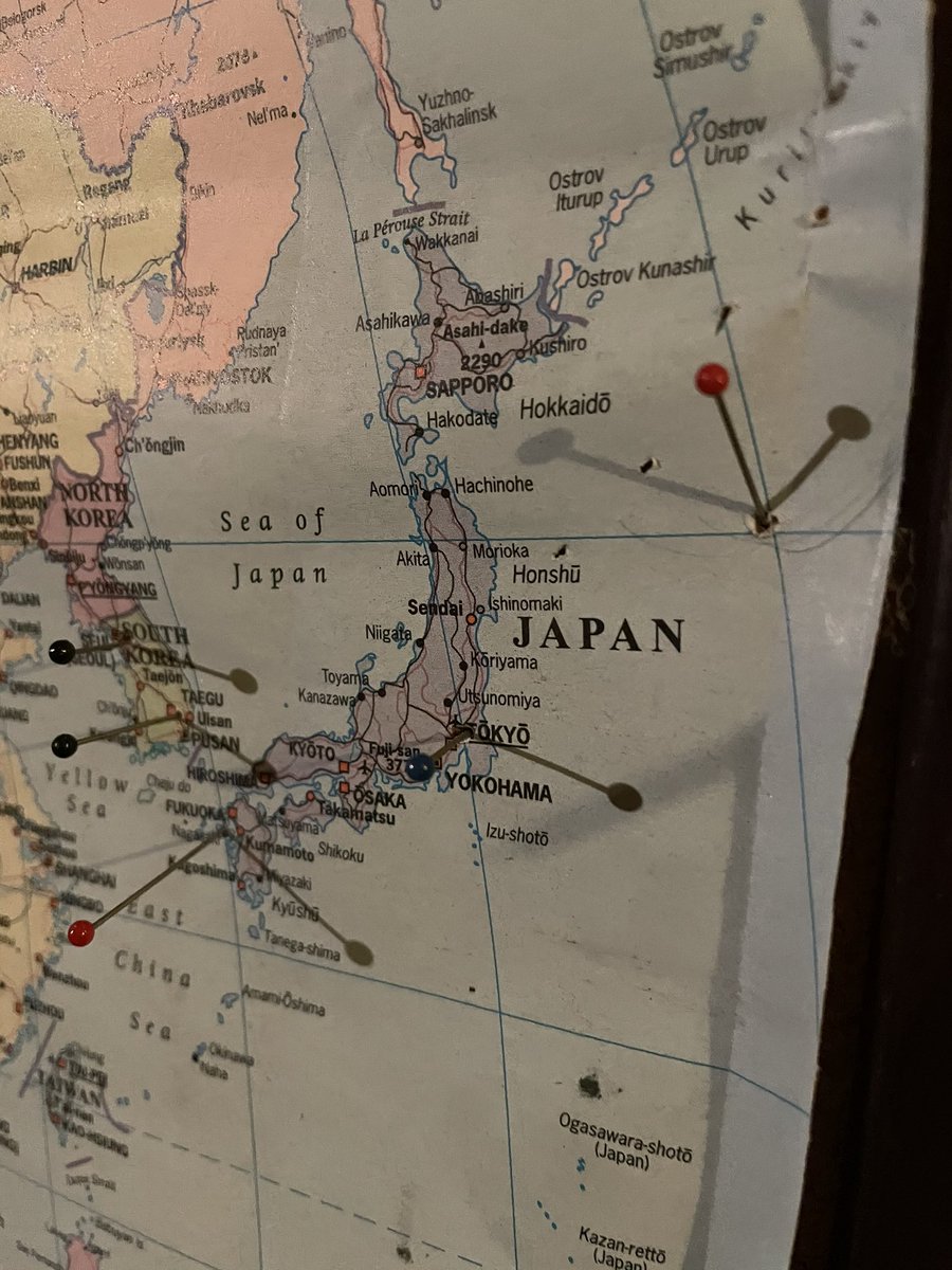FilmProfessor's tweet image. My early days (2000-2001) as a military pilot were spent flying rubber dog shit out of Hong Kong - World’s best job!  #Aviator #FlightMap