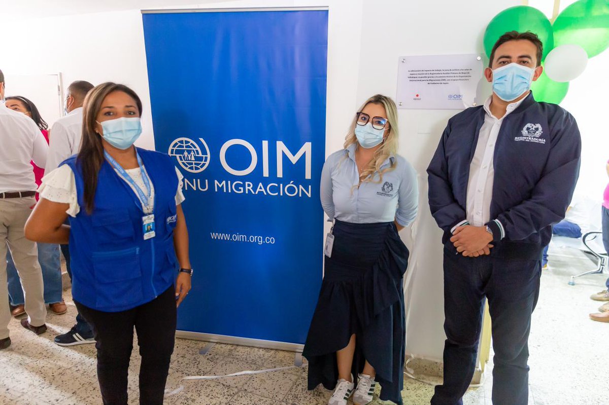 Registraduria's tweet photo. ¡Seguimos creciendo para los colombianos!

Hoy estamos en #Valledupar, inaugurando la Registraduría auxiliar de la Primero de Mayo gracias al apoyo de la @OIMColombia. https://t.co/NEQTx0lLaP