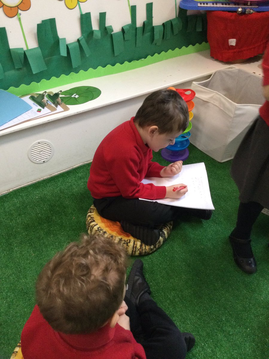 The children decided to use the book corner as a classroom today. They took turns to take on the role of the teacher taking the register; marking books; and even delivering our Maths Meeting #roleplay #whenigrowup #playingschool