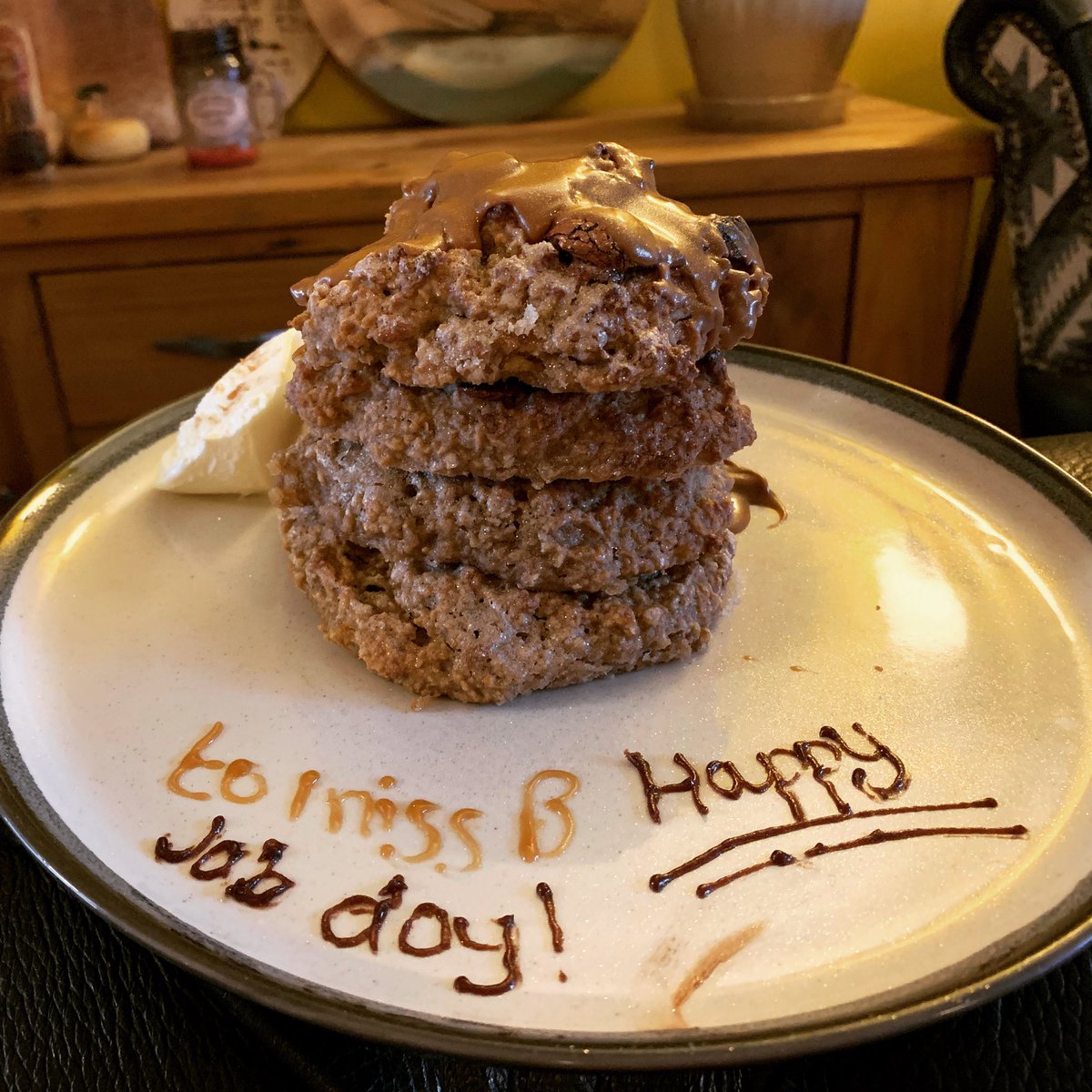 RiallyGoodGrub's tweet image. 🙊 #celebration ! 

Hehe aren't I spoilt? 😁 @lotusbiscoffuk pancakes 😍 Now THERE'S a treat! 

For anyone counting (me 🙋🏻) they come in just under 30 syns - a slightly more indulgent pancake than normal 😋 

#slimmingworld #syns #Wirral #Heswall