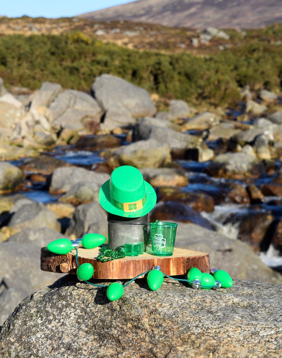 IreWhiskeyGuide's tweet image. St. Patrick's Day - Ireland goes green! 😍💚🥃🍹
Saint Patrick's Day, or the Feast of Saint Patrick, is a cultural and religious celebration held on 17 March, the traditional death date of Saint Patrick, the foremost patron saint of Ireland.
#discoverireland #stpatrickday #dublin