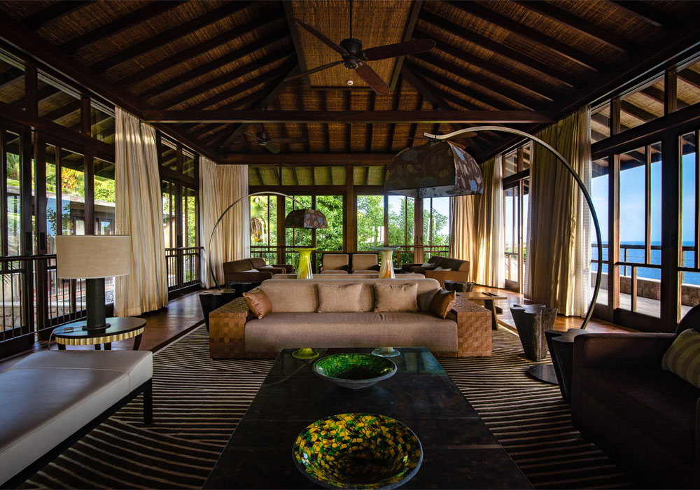 AbodeTwo's tweet photo. An exceptional seven-bedroom Seychelles clifftop retreat with breath-taking panoramic views of the Indian Ocean; the Komoko Private Residence is the largest and most private residence at the Four Seasons Resort.

Find out more at: https://t.co/edFPTne5CP 

@SphereEstates https://t.co/yiaeY5TLkx