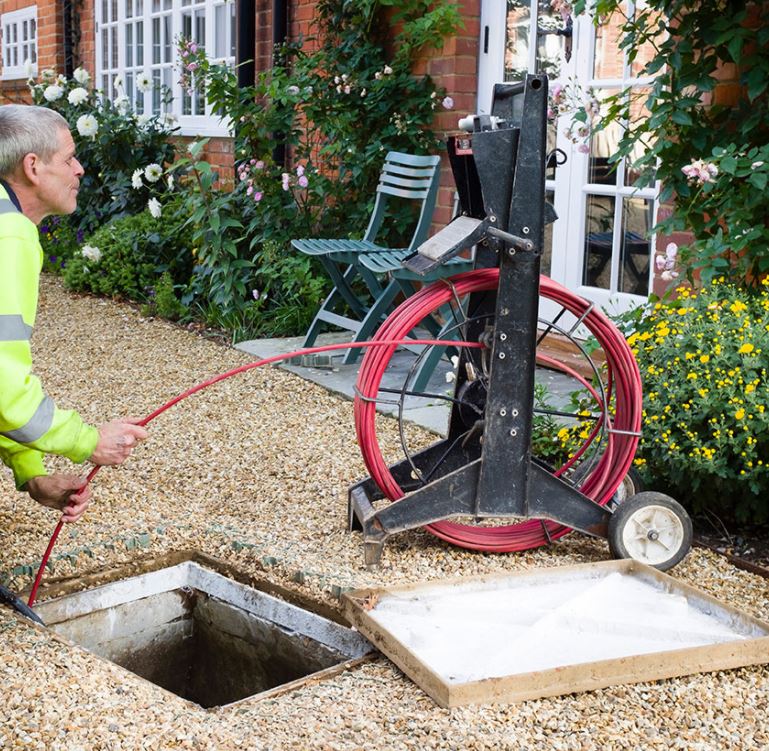 If you have a consistent drain blockage that keeps coming back after it's cleared, it is probably time to book a drain survey.
Contact us to book a camera survey on 0800 096 2388.
draindoctor.co.uk/drainage/cctv-…
#cctvdrainsurveys #drainsurvey #drainclearance #treeroots