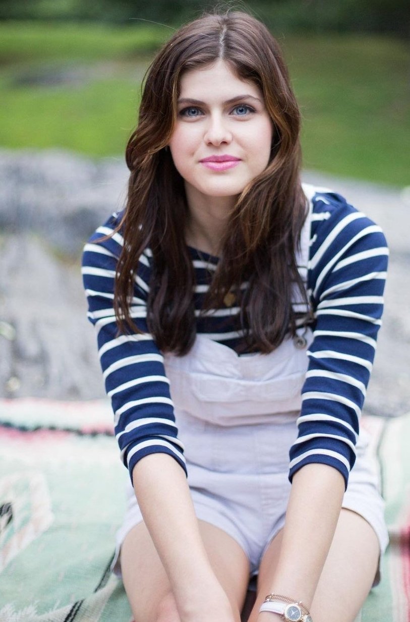 Happy 35th birthday to the flawless Alexandra Daddario! How incredible is she 