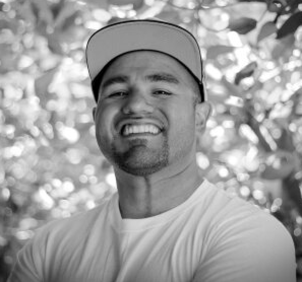 On_The_Seawall's tweet image. The new generation of Chicano poets: Rigoberto Gonzalez comments on poetry by @alan_chazaro @BlackLawrence  &amp;amp; @torresremek @BeaconPressBks / ronslate.com