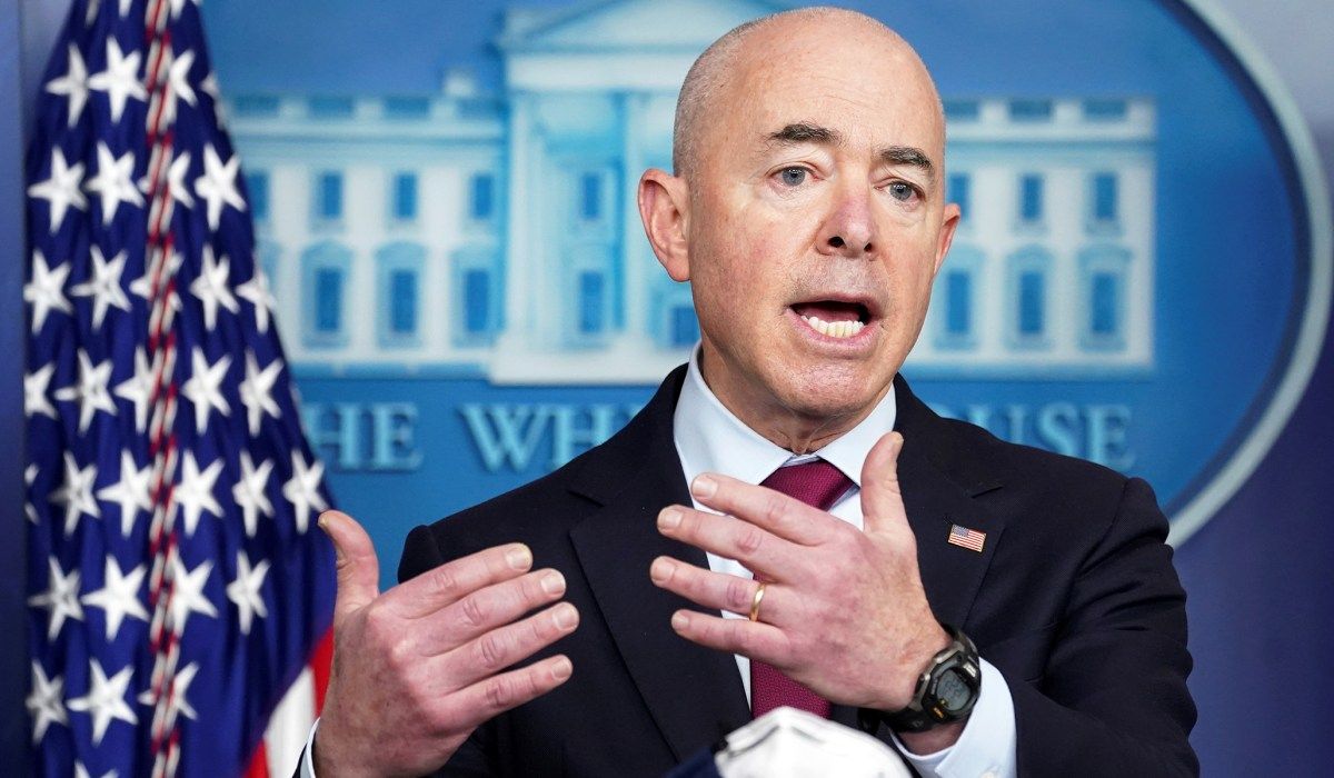 NRWire's tweet image. DHS Secretary Predicts Migrant Surge Will Break 20-Year Record, Blames Trump Policies | bit.ly/3qV9eOq