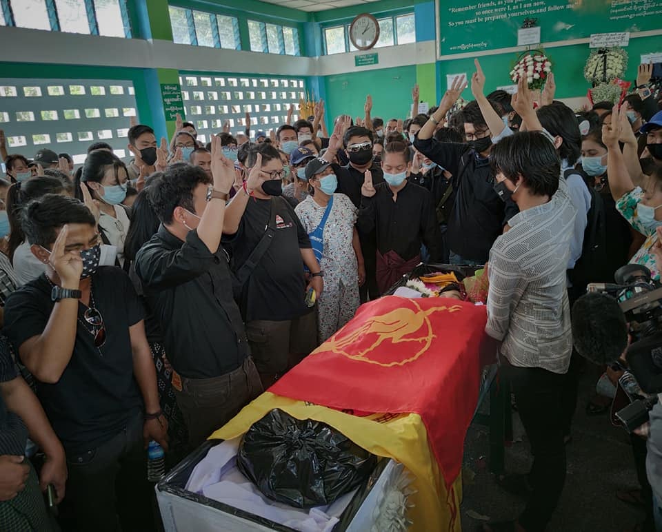 Teen protester’s funeral 

Mourners attend the funeral of Ko Khant Nyar Hein, 18, a medical student, who was killed during the security forces’ crackdown on anti-regime protesters on Sunday in Yangon's Tamwe Township.  (Photo: Citizen Journalists) #WhatIsHappeningInMyanmar