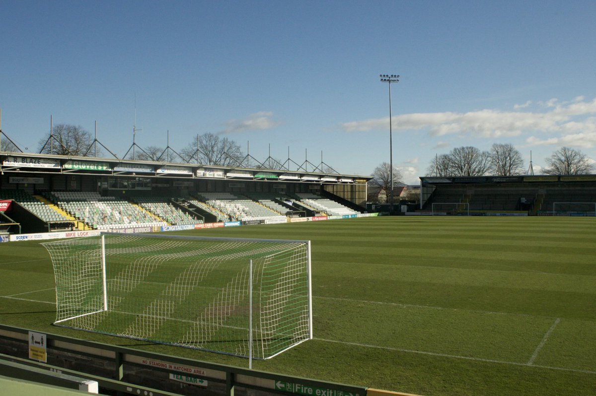 YTFC's tweet photo. ☀️ It’s a 𝐁𝐄𝐀𝐔𝐓𝐈𝐅𝐔𝐋 pre-match afternoon at Huish Park.

#YTFC 💚 https://t.co/fqDtPpFufk