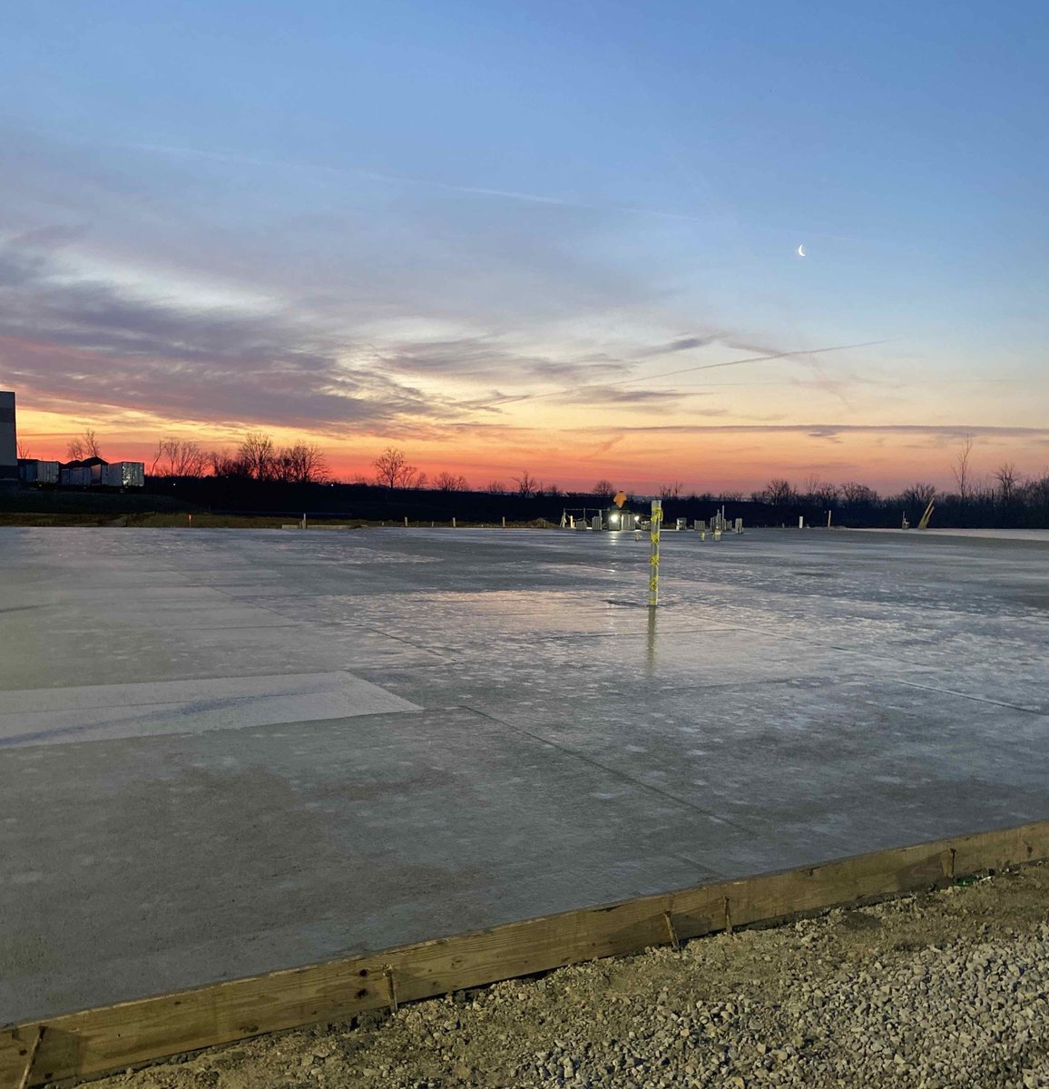 The sun is rising over the 3rd concrete pour at the <a href="/SaicaGroup_en/">Saica Group (ENG)</a> jobsite in Hamilton! R.E. Middleton and MV started their day at 3:00 am to get concrete poured and finished on the eastern edge of the building pad; over 800 concrete trucks arrived to complete the pour!