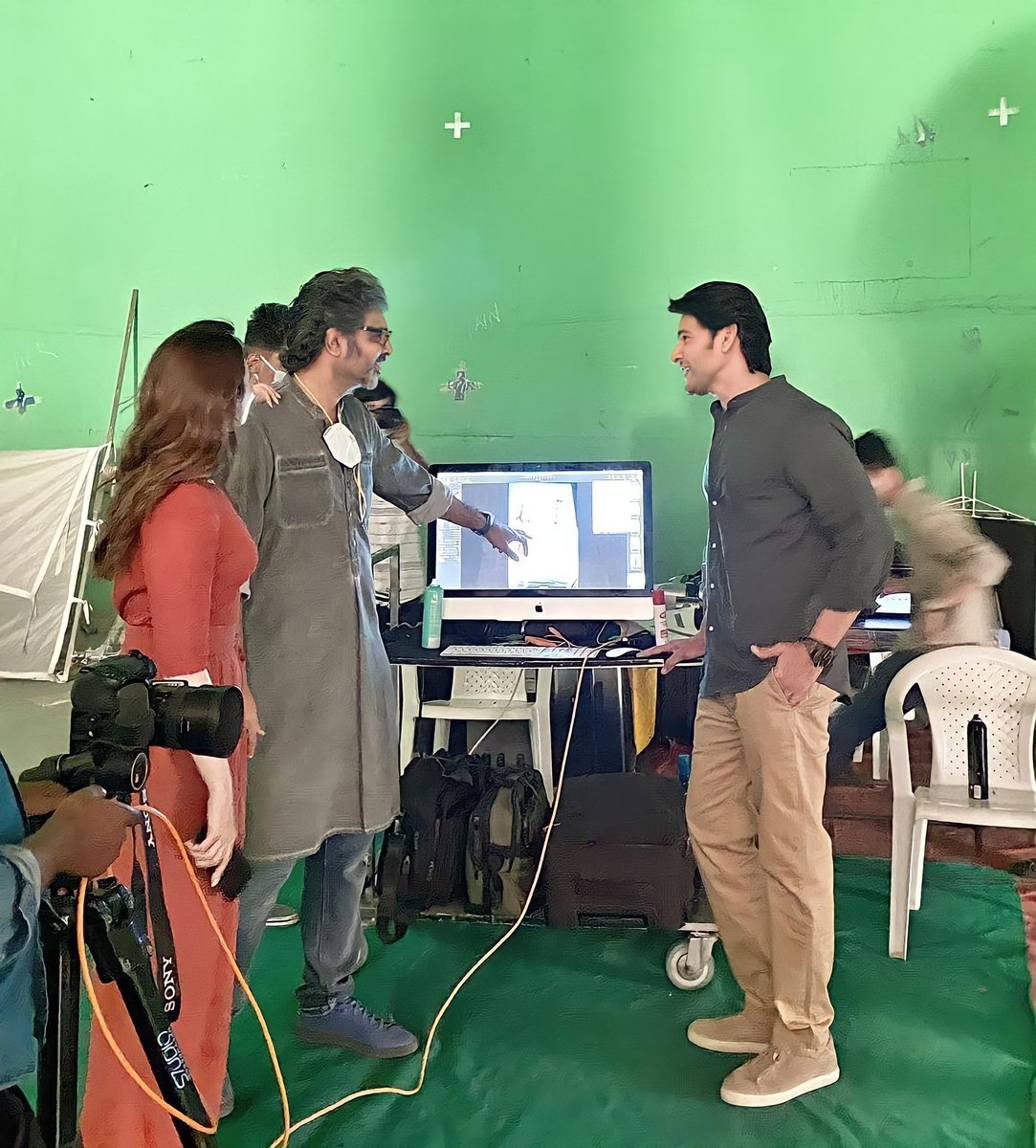 ILoveTamannaah's tweet photo. Tam @tamannaahspeaks latest shoot with @urstrulyMahesh sir for #postpackupshoot ๐
#Tamannaah #TamannaahBhatia #16yearsoftamannaah #jwalareddy #maheshbabu https://t.co/GnVEo6Oojd