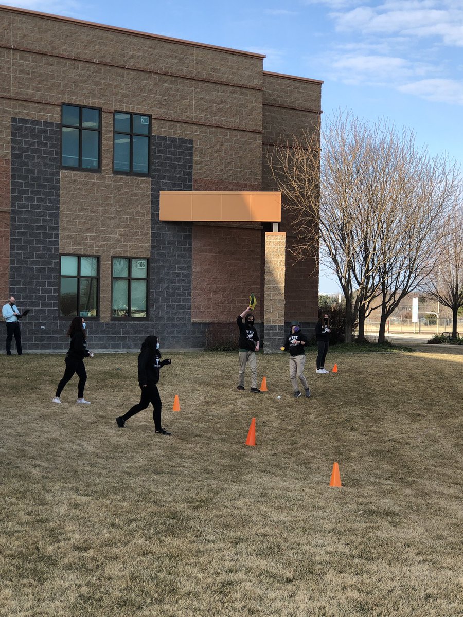 WestMustangsBSD's tweet photo. Mr. Pritchett and his World Studies 8 students learn about trench warfare! #BSDpride #mustangpride https://t.co/pt4x3Z23Go