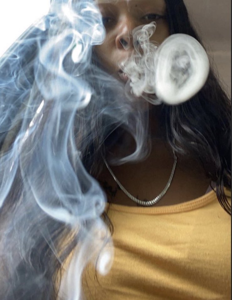 briaananax's tweet image. "smoking isn't cool"

me: