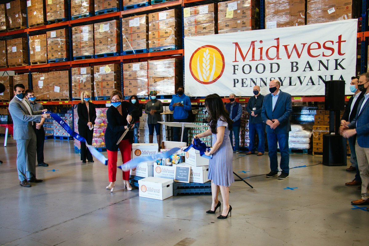 hrccredc's tweet photo. #DYK 40% of food is wasted? Midwest Food Bank of Pennsylvania is here to help get food where it's needed. Congratulations to Midwest Food Bank for establishing its new base in Dauphin County to help feed Pennsylvania and the Eastern Seaboard. #visionarymembers #powerfulresults https://t.co/DW19nuDFyX