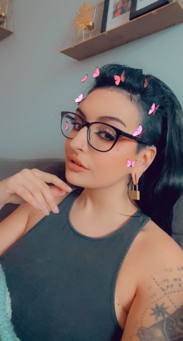 🦋 https://t.co/gCLnUSA6CW<a href="/tag/bts"class="tags"><span>#bts</span></a><a href="/tag/suicidegirls"class="tags"><span>#suicidegirls</span></a><a href="/tag/selfiesaturday"class="tags"><span>#selfiesaturday</span></a>