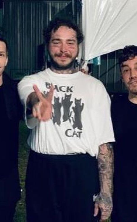 POSTYYCO's tweet image. hes literally got a collection of cat shirts