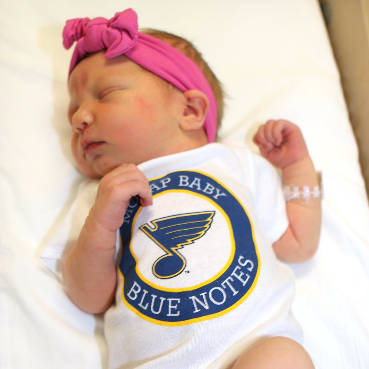 StLouisBlues's tweet photo. Say hello to some of the newest #stlblues fans born at @MissouriBaptist! #MoBapBabyBlueNotes https://t.co/l6ZRRcWH6u