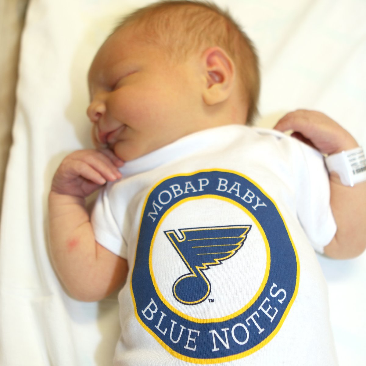 StLouisBlues's tweet photo. Say hello to some of the newest #stlblues fans born at @MissouriBaptist! #MoBapBabyBlueNotes https://t.co/l6ZRRcWH6u