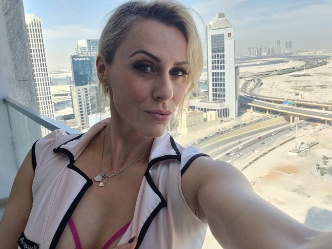 1 pic. Hi  Dubai come to see us ❤❤👌👌💋💋💋💋🤩🤩❤😈😈😈 https://t.co/JTh54u4Yoq