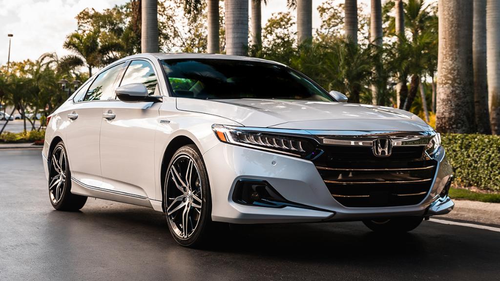 Find your light. The #HondaAccord Hybrid.