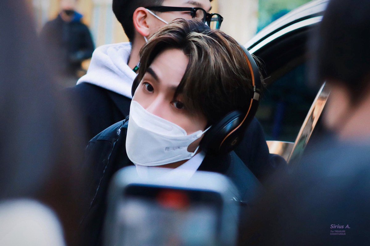 CHSLOOKS's tweet image. 