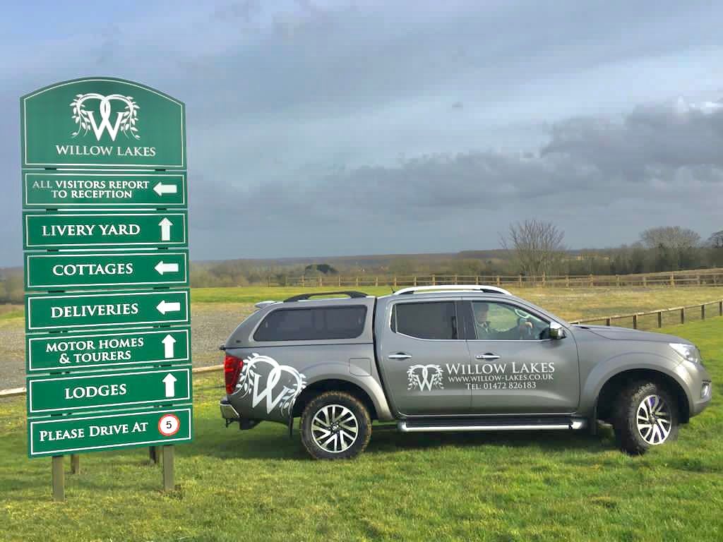 Willow_LakesLP's tweet image. Our new truck and signs have arrived just in time for the re-opening on the 12th April . 
(T) 01472826183 (E) info@willow-lakes.co.uk
#lovelodges #lodgelife #staycation #fishing #visitengland #visitnortheastlincolnshire #lincolnshirewolds #hottubholidays #fishingholi…
