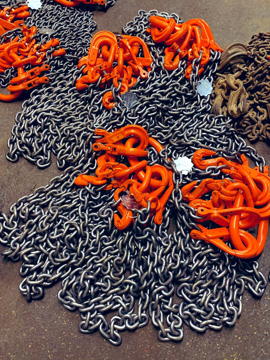 Busy day making up #liftingchains @#liftingequipmentsupplies. Keep us in mind for your chain #inspections #chainrepairs and #newliftingchains  
Karla@liftingequipmentsupplies.co.uk 
#shackles #slings #hydraulics #construction