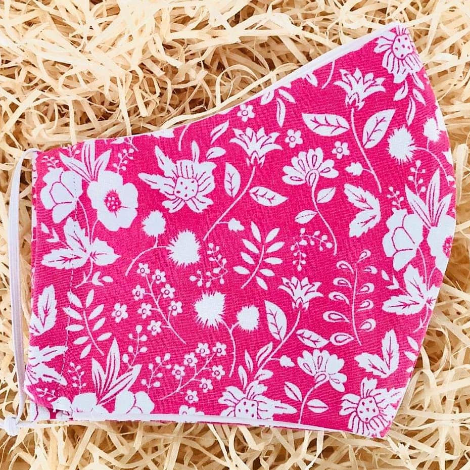 TMTreatments's tweet photo. New to the salon, these locally made facemasks in pretty spring designs are 100% cotton. Each has a double layer and pocket for a filter should you wish to use one 🌸

☎️ Order on 01280 816101 for home delivery or Click &amp; Collect.

#Buckinham #shoplocal https://t.co/cGuf69IfHH