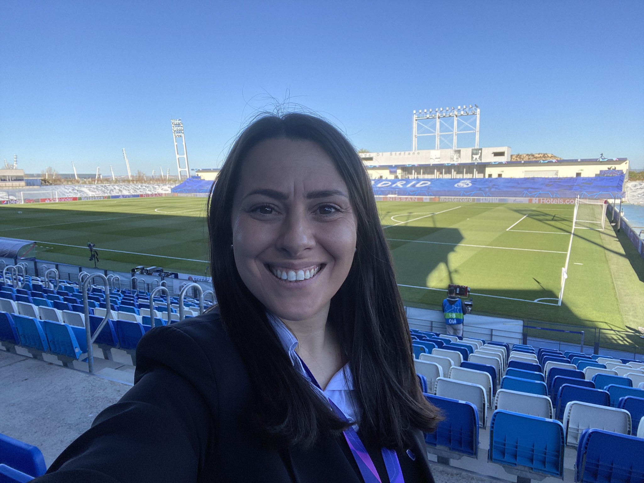 Tati Mantovani on X: Agora o importante: em exatamente UMA SEMANA a bola  rola para a final da Champions 2022🤩  / X