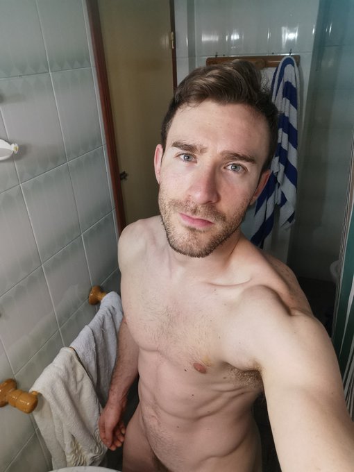 2 pic. #RT si quieres venir a la ducha https://t.co/0MYzYYwNBl<a href="/tag/rt"class="tags">#RT</a>