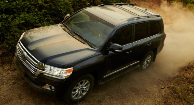 Forbes's tweet photo. These 16 vehicles are most likely to run for over 200,000 miles https://t.co/g6pLLMKJGY https://t.co/1Xg3HHC1KA