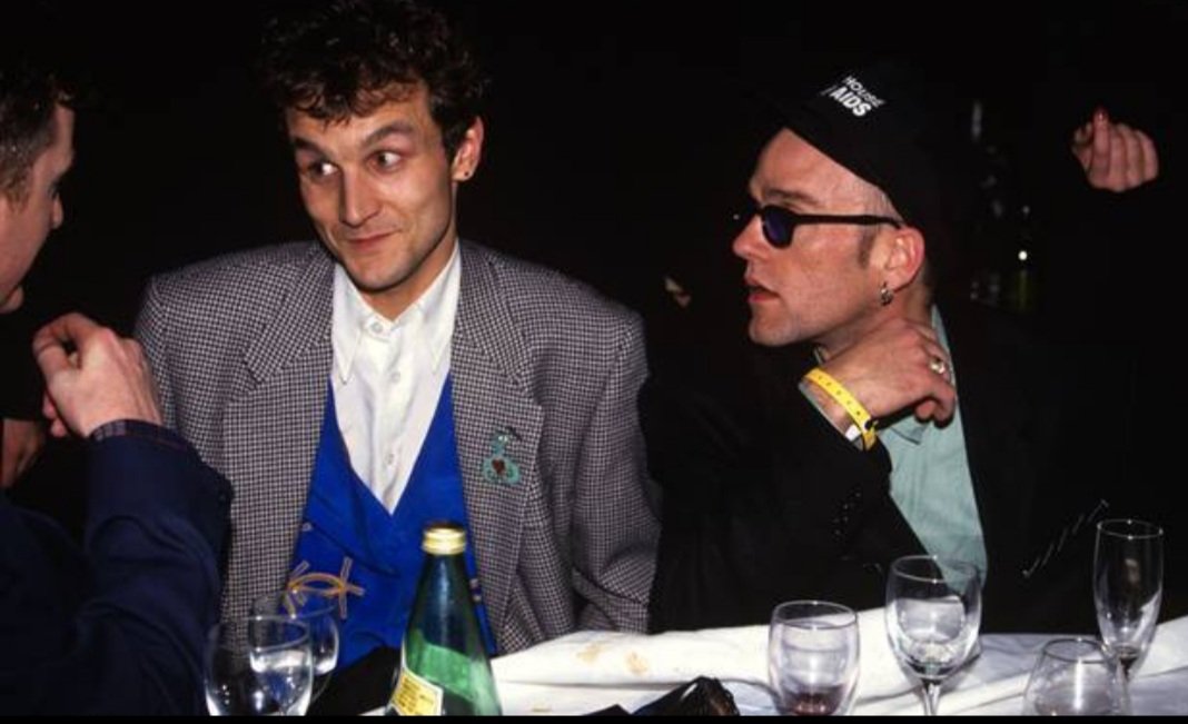 jinpin's tweet photo. @RealTimBooth My two favourite artists together, would love to know what was being discussed! @RealTimBooth 😁 https://t.co/M6aqEOnbTo