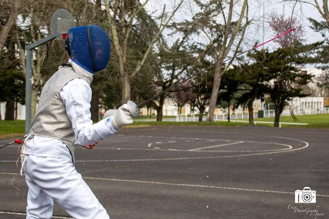 EnzoPhotoGraph1's tweet photo. La garde!!!!  @ffescrime #picoftheday #pictureoftheday #picoftheday📷 #photoescrime #photodesport #photoescrime🤺 #photographiedesport #photodesportif #sportphotography #escrimeentrainement #escrimefrance #escrime🤺🤺 https://t.co/pgCfNUw1xq