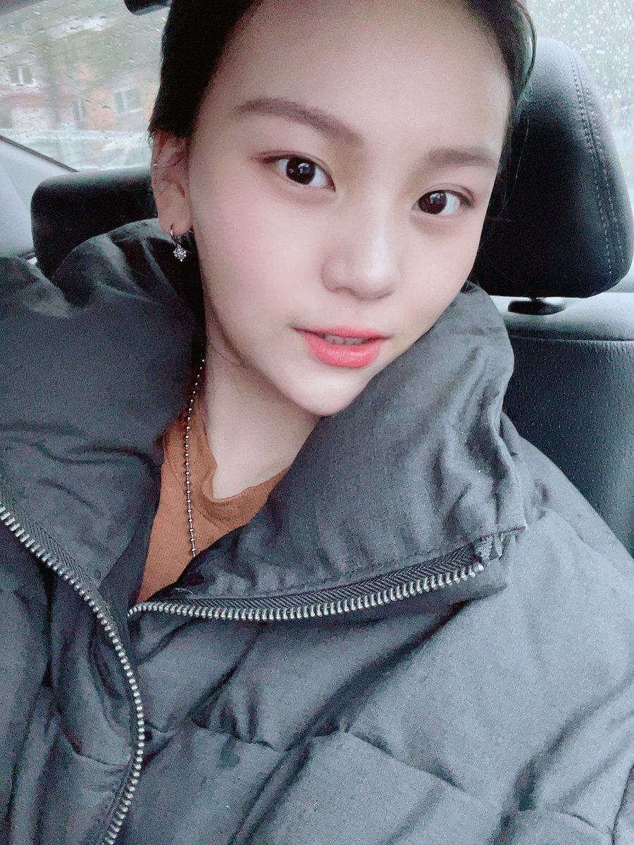 umjiarchived's tweet photo. Time flies fast that I didn’t realize it’s two years already for this account running on. I’ve been witnessing overflowing loves, affections and supports to our Yewon through this account. And I’m so happy for her through these all! 💜💙

Thankyou so much, everyone~! https://t.co/LC4F3G6OIn