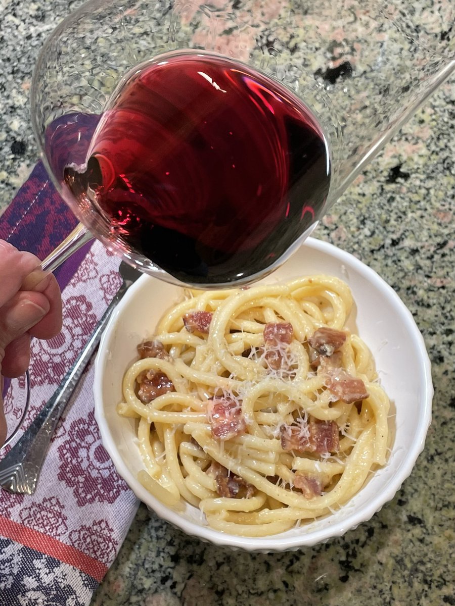 Oregon #PinotNoir + Pasta Carbonara = Heaven! #ORwine #WillametteValley #wine