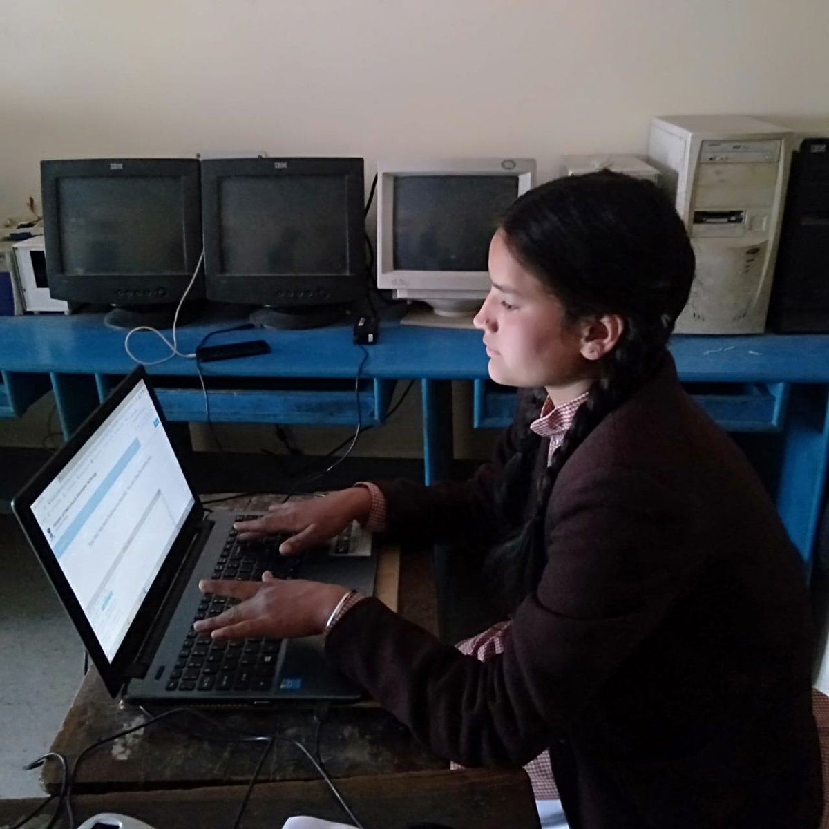 BishtNeeraj2's tweet photo. PMGDISHA_Certification_Uttarkashi_Uttarakhand.
@subodhmishracsc @PMGDISHA @cscukspm @LalitBo91203905 @dpksharma104 @Deepak_Chauhan8 @PatankarRishi @CSCUttarakhand https://t.co/4iONGwqIrU