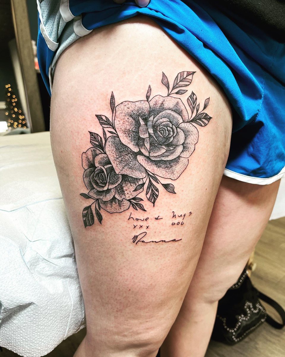 Majingokussj4's tweet photo. Ok so here’s the deal, whoever retweets this will enter for a chance to win a free 300$ tat, I’ll pick 3 winners. I’ll do a live drawing on my IG so go and follow that too so you don’t miss out. Winners will be picked on Friday the 19th. Pics for attention

IG-majin_inktattoo https://t.co/JvymZIiWZQ