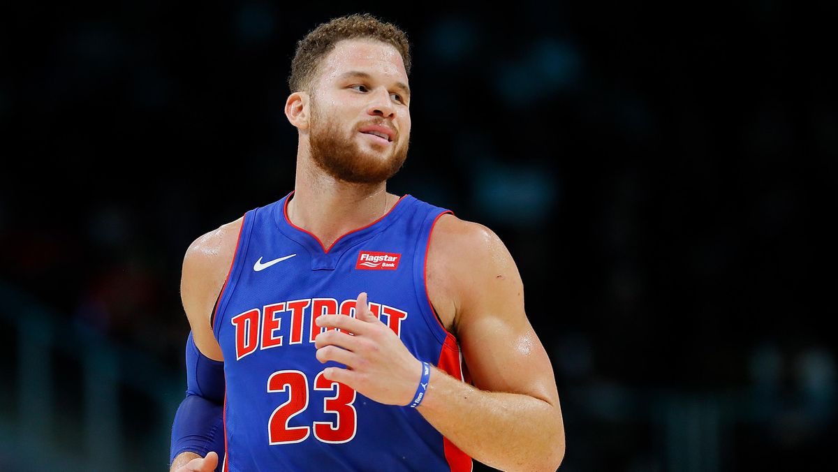 Happy Birthday to alum, Blake Griffin. He turns 32 years old today. 