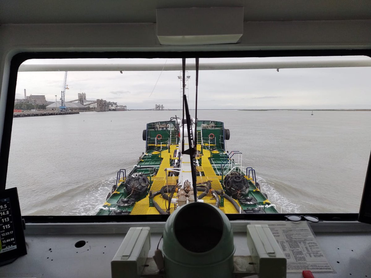 GABurgosOk's tweet photo. ⛴ Proa al sur, rumbo al trabajo a servicio de la marina mercante. Argentina🇦🇷 precisa de producción y no de filosofía política infértil.
#seafarers #MarinaMercante #marinhamercante #genuinework #bunkerfuel https://t.co/m8UZb28qPy