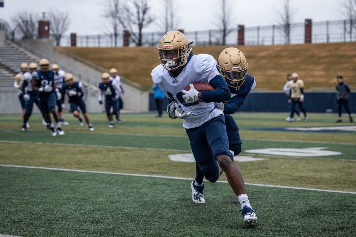 ZipsFB's tweet photo. Locked In 🔥🏈 #Ourway https://t.co/BkPVePPtSv
