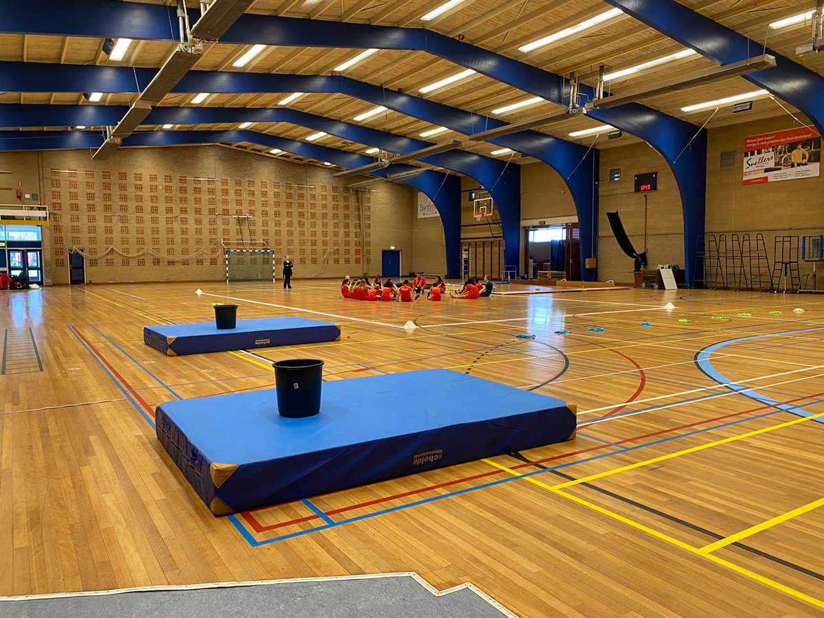 Scoren in de wijk tweet media